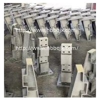 黑龙江铸钢护栏支架_泊泉机械订做高速公路铸钢桥梁防撞护栏立柱
